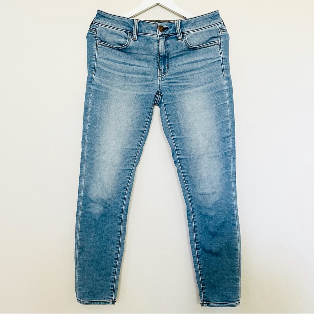 American Eagle Light Blue Jeggings Low-RiseJeans - Size 6 Short